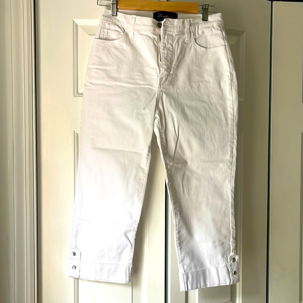 Nydj white jean capris in excellent condition